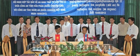 Giao ban ANTT giữa Công an 2 tỉnh Nghệ An - Hủa Phăn (Lào)