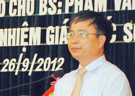 Trao tặng danh hiệu “Thầy thuốc Nhân dân” và bổ nhiệm giám đốc Sở Y tế Nghệ An