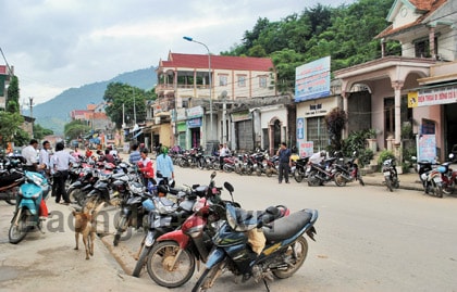 Lòng đường thành bãi đậu xe