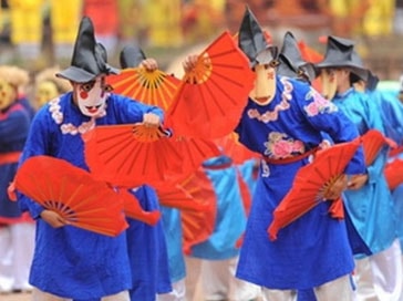 Lễ hội Lam Kinh: Phục dựng năm trò diễn Xuân Phả