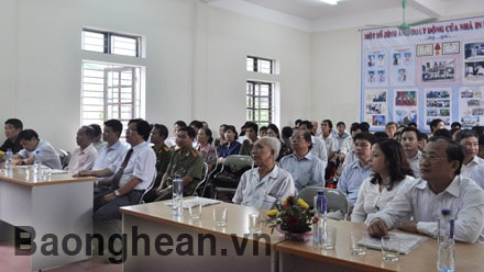 Nhà in báo Nghệ An: Kỷ niệm 60 năm ngày truyền thống ngành Xuất bản - In - Phát hành sách Việt Nam (10/10/1952 - 10/10/2012).