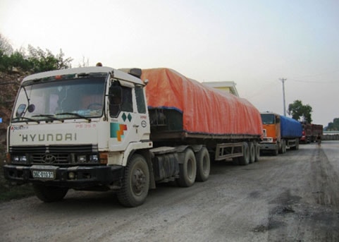 Hàng nghìn tấn hàng ùn ở cảng Nghi Sơn vì phí tăng