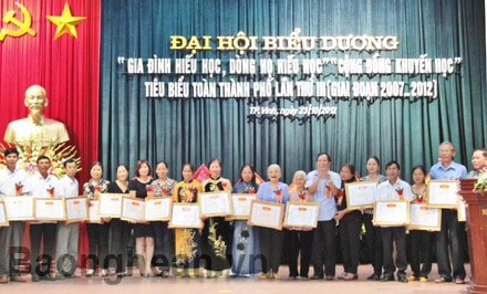 TP Vinh phấn đấu đạt 85% Gia đình hiếu học giai đoạn 2012 - 2017