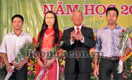 Trường ĐH Sư phạm kỹ thuật Vinh khai giảng năm học 2012-2013