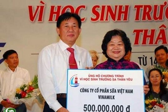 Vinamilk uung hộ 500 triệu đồng xây trường học ở Trường Sa