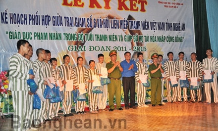 Ký kết kế hoạch phối hợp giáo dục phạm nhân trong độ tuổi thanh niên