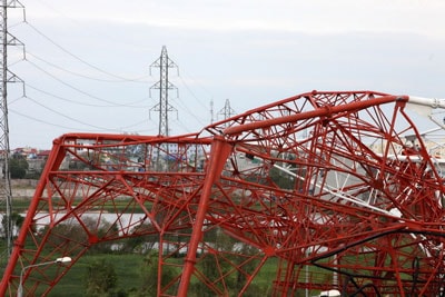 Tháp truyền hình Nam Định không đạt chuẩn ?