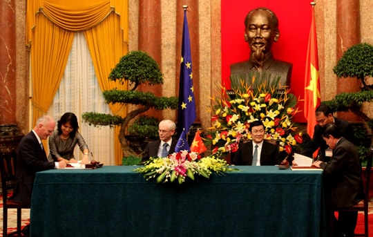 Chủ tịch nước đón và hội đàm với Chủ tịch Hội đồng châu Âu
