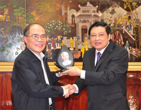 Lễ Cung tiến khối đá quý phục vụ trang trí Lăng Chủ tịch Hồ Chí Minh