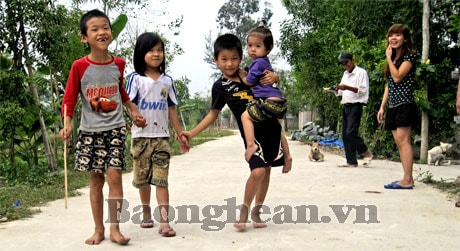 Giáo dân Nghi Phú hiến đất làm đường