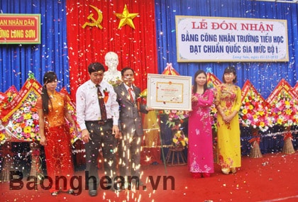 Trường Tiểu học Long Sơn (TX Thái Hòa) đón nhận danh hiệu Trường chuẩn Quốc gia mức độ I
