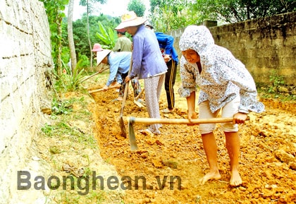 Quế Phong: Đăng ký bê tông hóa hơn 2km đường giao thông nông thôn