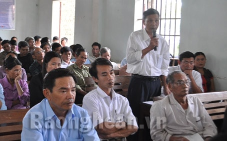 Đồng chí Phan Đình Trạc tiếp xúc cử tri tại xã Diễn Hùng (Diễn Châu)