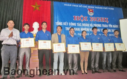 Thành Đoàn Vinh tổng kết công tác Đoàn và phong trào thanh thiếu nhi năm 2012