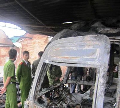 Hà Tĩnh: Phóng viên bị hành hung khi tác nghiệp về vụ cháy 3 xe khách