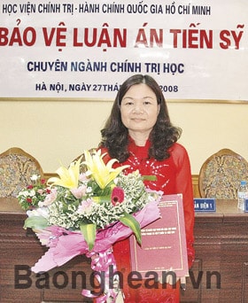 Nữ giảng viên say mê nghiên cứu khoa học