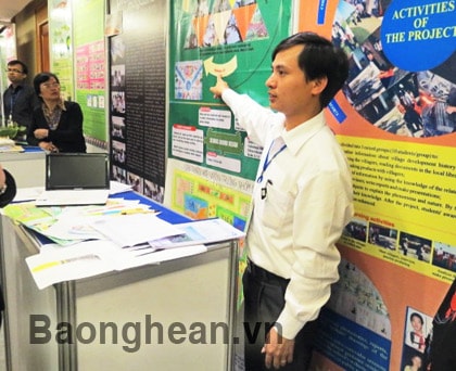 Thầy giáo trẻ chinh phục giám khảo nước ngoài