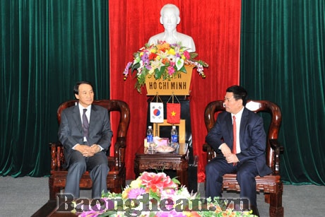 Chủ tịch UBND tỉnh Hồ Đức Phớc tiếp và làm việc với Đại sứ Hàn Quốc