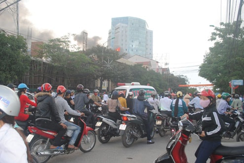 Cháy lớn tại trung tâm thương mại BMC Plaza ở Hà Tĩnh