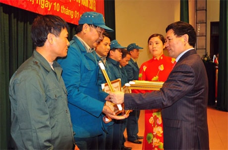 Xây dựng vững chắc nền quốc phòng toàn dân gắn an ninh nhân dân trong tình hình mới