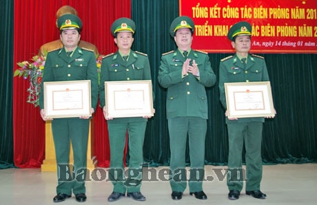 Hội nghị quân chính triển khai công tác biên phòng năm 2013