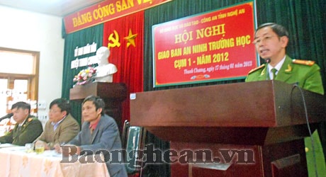 Giao ban an ninh trường học