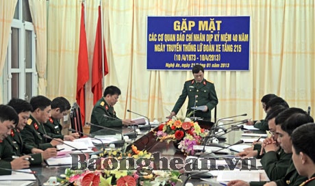 Lữ đoàn xe tăng 215: Họp báo chuẩn bị kỷ niệm 40 năm Ngày truyền thống (10/4/1973 - 10/4/2013)