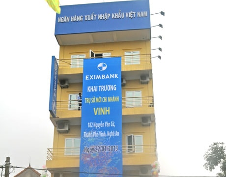 Eximbank Vinh khai trương trụ sở mới