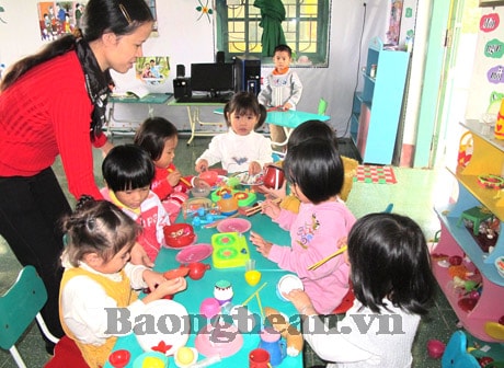 Hội thi làm đồ dùng, đồ chơi  giáo dục mầm non năm học 2012-2013.