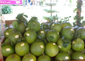 Gần tết, bưởi da xanh tăng giá kỷ lục