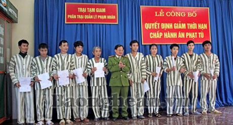 Nghệ An: Giảm án, tha tù trước thời hạn cho phạm nhân dip Tết Quý Tỵ 2013