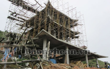 Lên đỉnh non thiêng