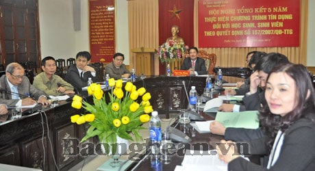 Chính phủ họp trực tuyến tổng kết 5 năm chương trình tín dụng học sinh, sinh viên