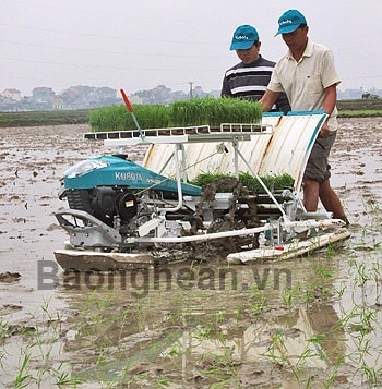 Khơi dậy sức dân “làm” nông thôn mới
