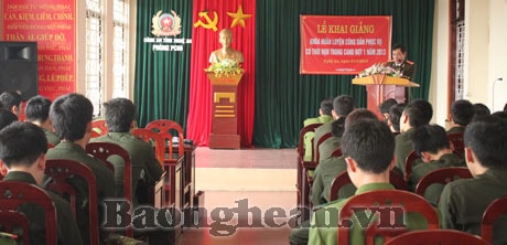 Khai giảng khóa huấn luyện công dân phục vụ có thời hạn trong Lực lượng CAND đợt 1 năm 2013