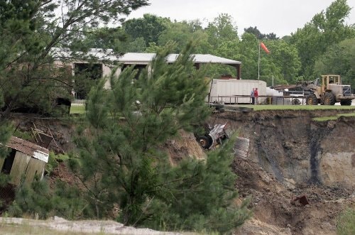 Những hố tử thần khổng lồ trên thế giới