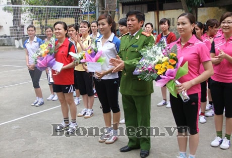 Giải bóng chuyền nữ Công An Nghệ An nhân kỷ niệm ngày 8/3