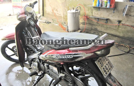 Phát hiện xe máy dưới lòng sông Thái (Quỳnh Lưu)