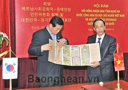 Đoàn đại biểu tỉnh Gyeonggi (Hàn Quốc) hội đàm với đoàn đại biểu tỉnh Nghệ An