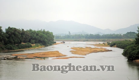 Tân Kỳ: Đồng loạt ra quân tháo dỡ các bến cát trái phép