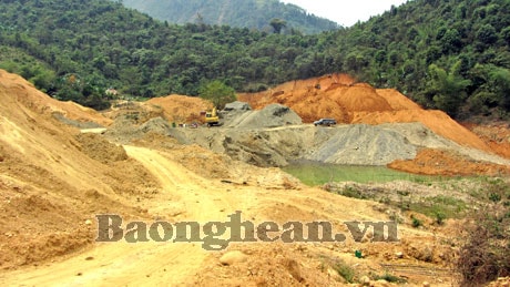 Bài 1: Cận cảnh "vàng tặc"