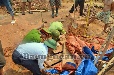 Quét "vàng tặc" vùng núi Huôi Hạng (huyện Quế Phong)