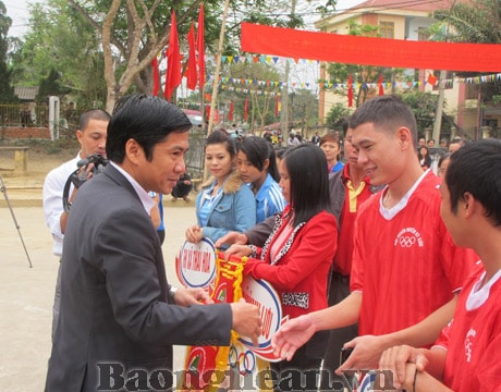 Khai mạc Hội thi thể thao các dân tộc thiểu số, miền núi Nghệ An năm 2013