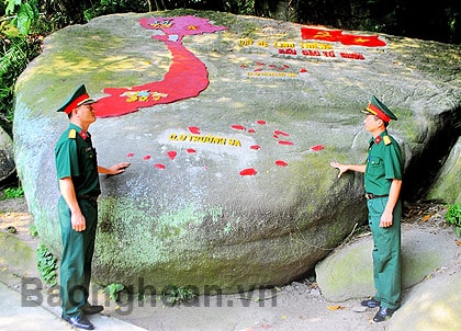 Từ Đảo Mắt nghĩ về Đất Tổ