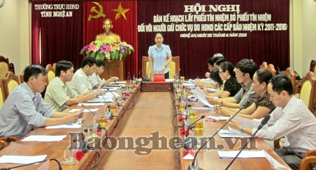 Bàn kế hoạch triển khai lấy phiếu tín nhiệm, bỏ phiếu tín nhiệm đối với người giữ chức vụ do HĐND các cấp bầu