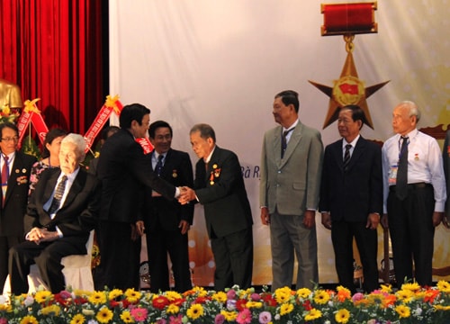 Trao danh hiệu Anh hùng cho các chiến sĩ nhà tù Côn Đảo