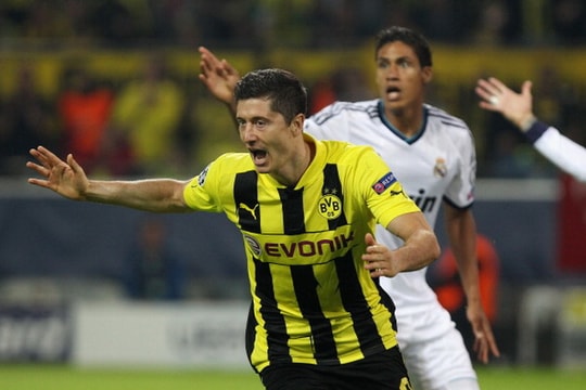 Man United sốt sắng, Robert Lewandowski vẫn thờ ơ