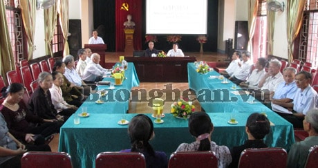 Quỳnh Lưu: Gặp mặt cựu giáo chức đi B