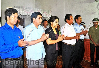 UBND tỉnh thăm hỏi, truy tặng Bằng khen cho em Nguyễn Văn Nam