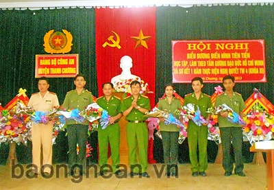 Công an Thanh Chương biểu dương điển hình học tập và làm theo Bác